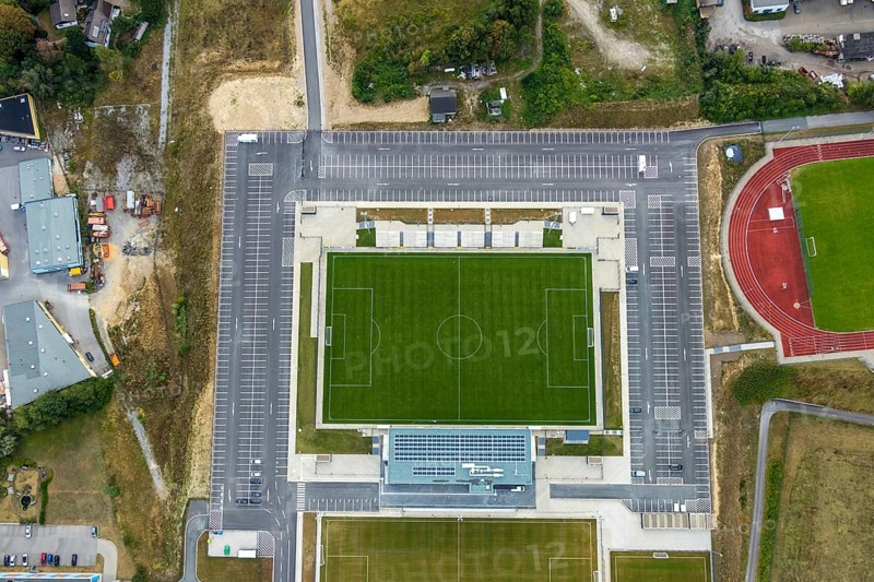 Aerial view, new Oberliga stadium, EMKA Sportzentrum Velbert, Röttgen, Velbert, Ruhr area, North Rhine-Westphalia, Germany, Am Sportzentrum, DE, Europe, football pitch, football stadium, football club, aerial view, aerial photography, aerial photography, Oberliga stadium, Planungsbüro Geo3, SSVg Velbert, sports, sports facilities, sports field, sports facility, stadium, overview, bird's eye view, birds-eyes view, onlyVelbert, overview, Velbert-Mitte