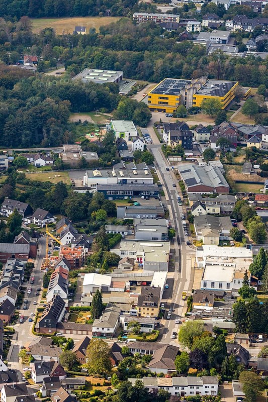 Aerial view, industrial area Lieversfeld, Berufskolleg Niederberg, construction site Am Lieversholz, Röttgen, Velbert, Ruhr area, North Rhine-Westphalia, Germany, construction work, construction area, building site, building plots, construction project, construction site, vocational school, education, educational institution, DE, Europe, college school, teaching institute, aerial view, aerial photography, aerial photography, new building, school, overview, bird's eye view, birds-eyes view, onlyVelbert, overview, Velbert-Mitte