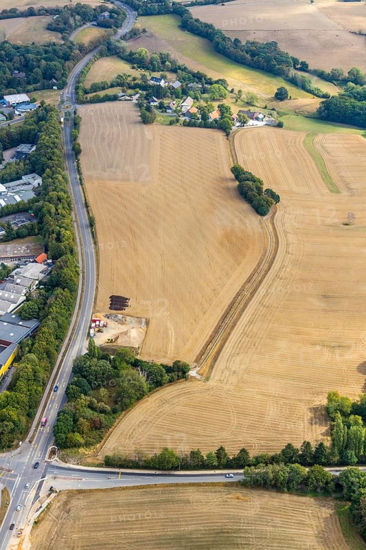 Aerial view, farmland Großes Feld, planned industrial area, Langenberger Straße, construction site, Velbert, Ruhr area, North Rhine-Westphalia, Germany, DE, Europe, commercial enterprises, commercial area, commercial park, commercial location, commercial use, industrial area, industrial location, aerial photograph, aerial photography, aerial photography, overview, bird's-eye view, meadows and fields, birds-eyes view, onlyVelbert, overview, Velbert-Mitte