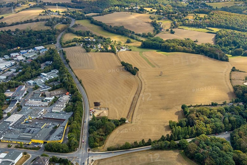 Aerial view, farmland Großes Feld, planned industrial area, Langenberger Straße, construction site, Velbert, Ruhr area, North Rhine-Westphalia, Germany, DE, Europe, commercial enterprises, commercial area, commercial park, commercial location, commercial use, industrial area, industrial location, aerial photograph, aerial photography, aerial photography, overview, bird's-eye view, meadows and fields, birds-eyes view, onlyVelbert, overview, Velbert-Mitte