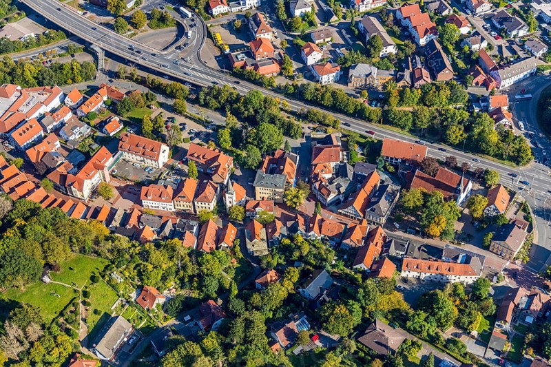 Aerial view, local view, residential area at the edge of the forest Langestraße, Vlotho, OWL, Ostwestfalen-Lippe, East Westphalia, North Rhine-Westphalia, Germany, bridge Mindener Straße, DE, Europe, property tax, real estate, aerial photograph, aerial photography, aerial photography, OWL book, OWL book, overview, bird's-eye view, residential area, living and living, residential area, residential buildings, residential quality, residential neighbourhood, housing estate, birds-eyes view, overview