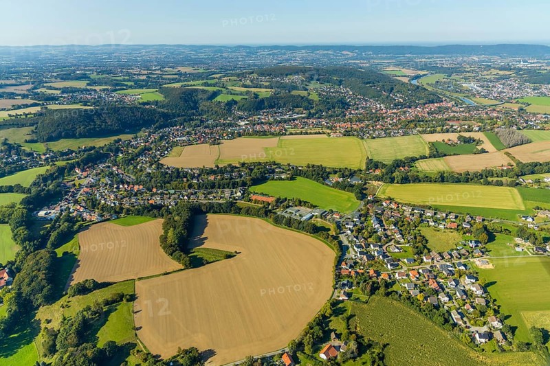 Aerial view, local view, Valdorf, Vlotho, OWL, Ostwestfalen-Lippe, East Westphalia, North Rhine-Westphalia, Germany, tree in the field, education, educational institution, DE, Europe, distant view, primary school, Hans-Schwarze-Grundschule Valdorf, teaching institute, aerial photograph, aerial photography, aerial photography, OWL book, OWL book, school, overview, bird's-eye view, forest area, meadows and fields, birds-eyes view, overview