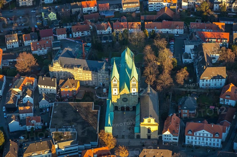 Aerial view, Basilica of the Visitation of the Virgin Mary, Walburgisstraße, Old pilgrimage church, Franciscan monastery renovation, Klosterstraße, Werl, North Rhine-Westphalia, Germany