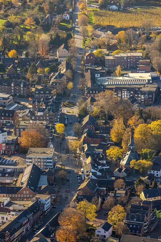 Aerial view, Vluyn village church, Niederrheinallee, Kulturhalle and KuCa, museum and archive Kulturhalle, local view Vluyn, Neukirchen-Vluyn, Ruhr area, North Rhine-Westphalia, Germany, place of worship, DE, Europe, religious community, place of worship, holy place, church, parish, denomination, culture, art, aerial view, aerial photography, aerial photography, museum, religion, religious site, overview, bird's eye view, birds-eyes view, overview