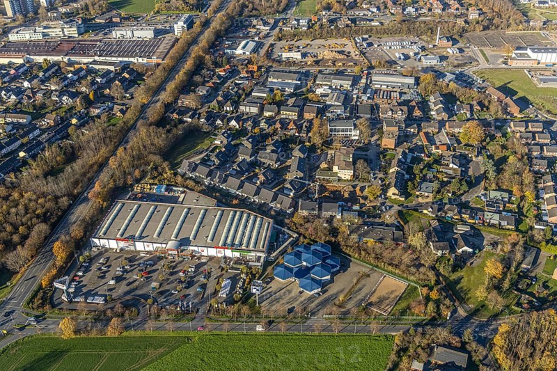 Aerial view, commercial area Lintorfer Straße, toom Baumarkt, Krämer MEGA STORE, Inneboltstraße, Neukirchen-Vluyn, Ruhr area, North Rhine-Westphalia, Germany, DE, Europe, commercial enterprises, commercial area, commercial park, commercial location, commercial use, industrial area, industrial building, industrial location, aerial view, aerial photography, aerial photography, equestrian supplies, overview, bird's-eye view, birds-eyes view, overview