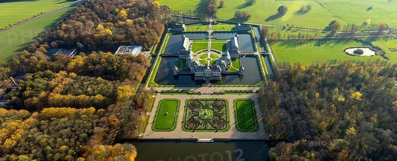 Nordkirchen Palace, Westphalian Versailles, Nordlirchen Palace, 18th century manor house in the Versailles style on an island with extensive landscaped gardens, at the North Rhine-Westphalia School of Finance, Baroque garden Venusinsel, Nordkirchen, Münsterland, North Rhine-Westphalia, Germany, DE, Europe, aerial photo, birds-eyes view, aerial photograph, aerial photography, aerial photography, overview, overview, bird's eye view, palace and park have been recognised by UNESCO as a total work of art of international standing