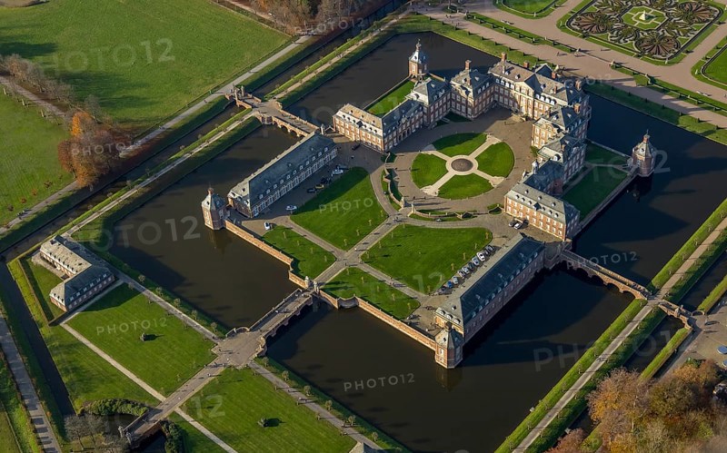 Nordkirchen Palace, Westphalian Versailles, Nordlirchen Palace, 18th century manor house in the Versailles style on an island with extensive landscaped gardens, at the North Rhine-Westphalia School of Finance, Baroque garden Venusinsel, Nordkirchen, Münsterland, North Rhine-Westphalia, Germany, DE, Europe, aerial photo, birds-eyes view, aerial photograph, aerial photography, aerial photography, overview, overview, bird's eye view, palace and park have been recognised by UNESCO as a total work of art of international standing