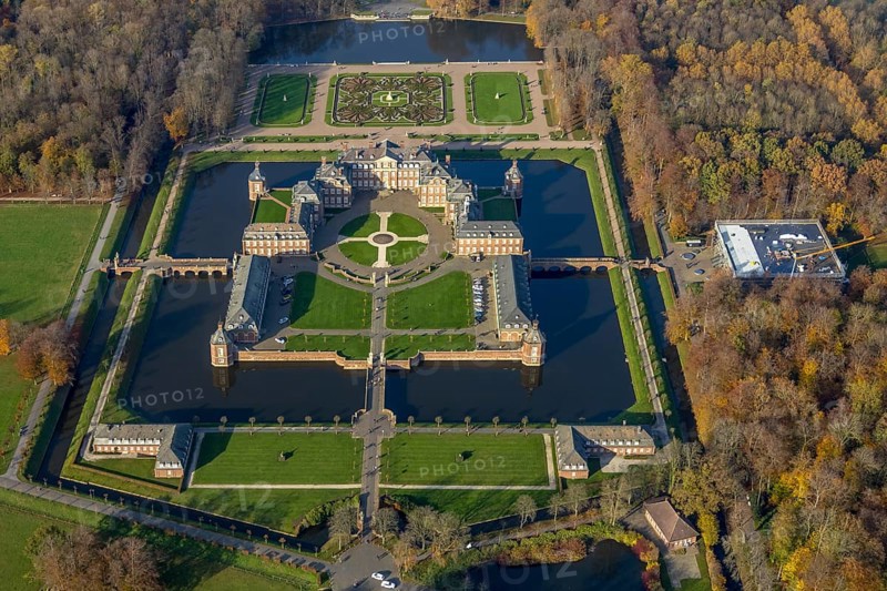 Nordkirchen Palace, Westphalian Versailles, Nordlirchen Palace, 18th century manor house in the Versailles style on an island with extensive landscaped gardens, at the North Rhine-Westphalia School of Finance, Baroque garden Venusinsel, Nordkirchen, Münsterland, North Rhine-Westphalia, Germany, DE, Europe, aerial photo, birds-eyes view, aerial photograph, aerial photography, aerial photography, overview, overview, bird's eye view, palace and park have been recognised by UNESCO as a total work of art of international standing