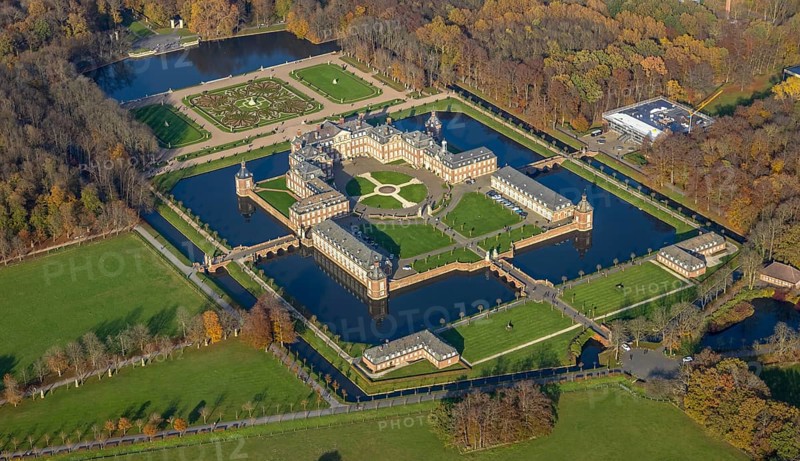 Nordkirchen Palace, Westphalian Versailles, Nordlirchen Palace, 18th century manor house in the Versailles style on an island with extensive landscaped gardens, at the North Rhine-Westphalia School of Finance, Baroque garden Venusinsel, Nordkirchen, Münsterland, North Rhine-Westphalia, Germany, DE, Europe, aerial photo, birds-eyes view, aerial photograph, aerial photography, aerial photography, overview, overview, bird's eye view, palace and park have been recognised by UNESCO as a total work of art of international standing