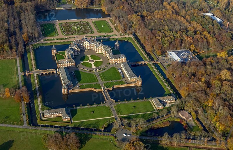 Nordkirchen Palace, Westphalian Versailles, Nordlirchen Palace, 18th century manor house in the Versailles style on an island with extensive landscaped gardens, at the North Rhine-Westphalia School of Finance, Baroque garden Venusinsel, Nordkirchen, Münsterland, North Rhine-Westphalia, Germany, DE, Europe, aerial photo, birds-eyes view, aerial photograph, aerial photography, aerial photography, overview, overview, bird's eye view, palace and park have been recognised by UNESCO as a total work of art of international standing