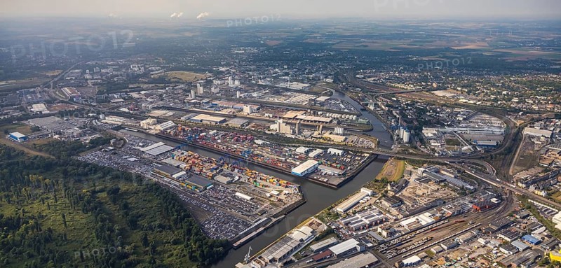 Aerial photo, harbour area, harbour facilities, Obererft, Neuss, city limits Düsseldorf, Rhineland, North Rhine-Westphalia, Germany, DE, Europe, birds-eyes view, aerial photo, aerial photography, aerial photography, overview, bird's eye view, harbour operating company, Neuss-Düsseldorfer Häfen GmbH & Co. KG, Contargo Neuss GmbH, Spedition Ansorge GmbH & Co. KG, Tanquid GmbH & Co. KG Tanklager Neuss I, Neuss customs office, Rhine, car transport, car loading, cargo ships, Neuss port, port of Neuss, port of Neuss, Rhine port, inland port, port facility, inland shipping