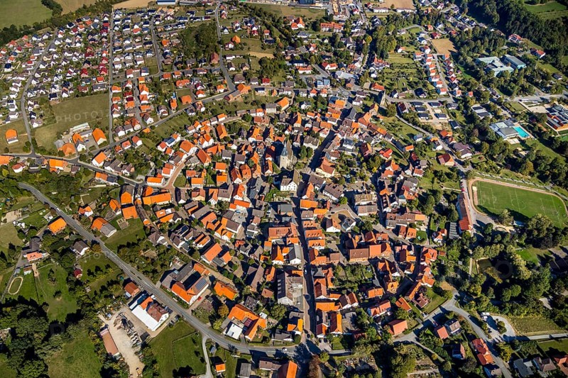 Aerial view, local view, Nieheim, Ostwestfalen-Lippe, OWL, North Rhine-Westphalia, Germany, DE, Europe, property tax, real estate, aerial view, aerial photography, aerial photography, OWL book, OWL book, East Westphalia, overview, bird's-eye view, meadows and fields, residential area, housing and living, residential area, residential buildings, residential quality, residential neighbourhood, housing estate, birds-eyes view, overview