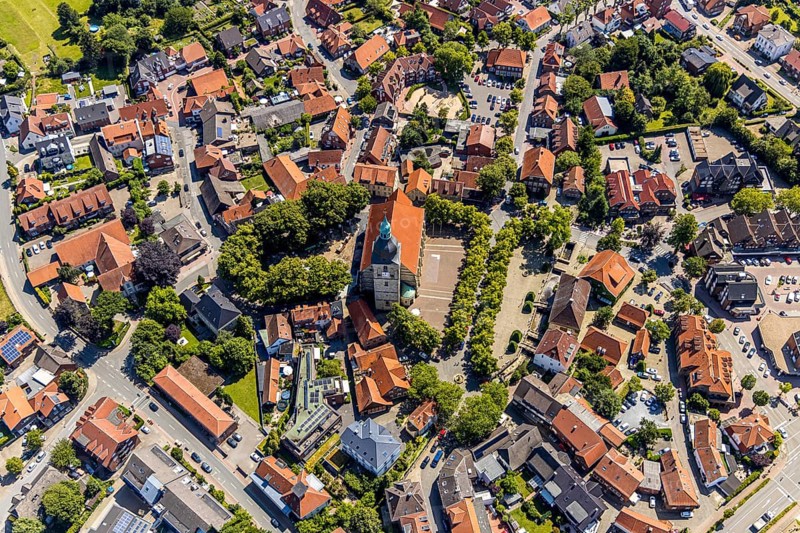 Aerial view, catholic St. Martinus collegiate church and parish church, town centre, Nottuln, Münsterland, North Rhine-Westphalia, Germany, place of worship, DE, Europe, religious community, place of worship, property tax, real estate, city centre, church, parish, denomination, aerial photograph, aerial photography, aerial photography, view of a place, religion, townscape, city area, city centre, collegiate square, overview, bird's eye view, residential area, living and living, residential area, residential buildings, residential quality, housing estate, birds-eyes view, overview
