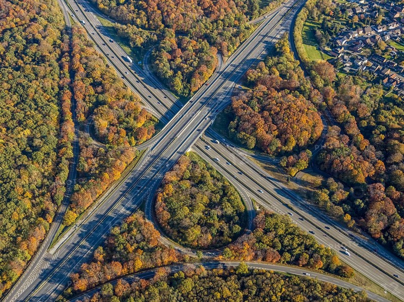 Aerial view, motorway junction Oberhausen, motorway A2, federal road B516, forest area in autumn colours, Alsfeld, Oberhausen, Ruhr area, North Rhine-Westphalia, Germany, motorway bridge, motorway junction, bridge, DE, Europe, autumn colours, aerial view, aerial photography, aerial photography, overview, traffic volume, bird's-eye view, forest area, birds-eyes view, overview