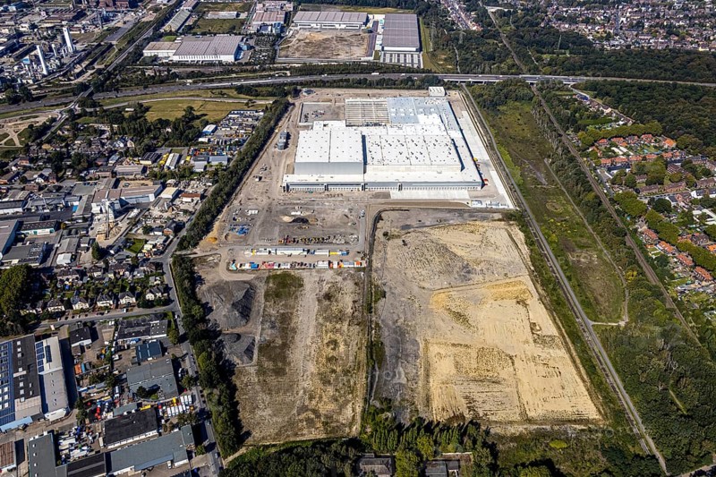 Aerial view, new access road, Oberhausen-Waldteich new EDEKA logistics centre for the Rhine-Ruhr region, Sterkrade, Oberhausen, Ruhr area, North Rhine-Westphalia, Germany, DE, Europe, birds-eyes view, aerial photograph, aerial photography, aerial photography, overview, overview, bird's eye view, Bremer AG, Duisburger Hafen AG, RAG Immobilien GmbH the joint venture logport ruhr GmbH