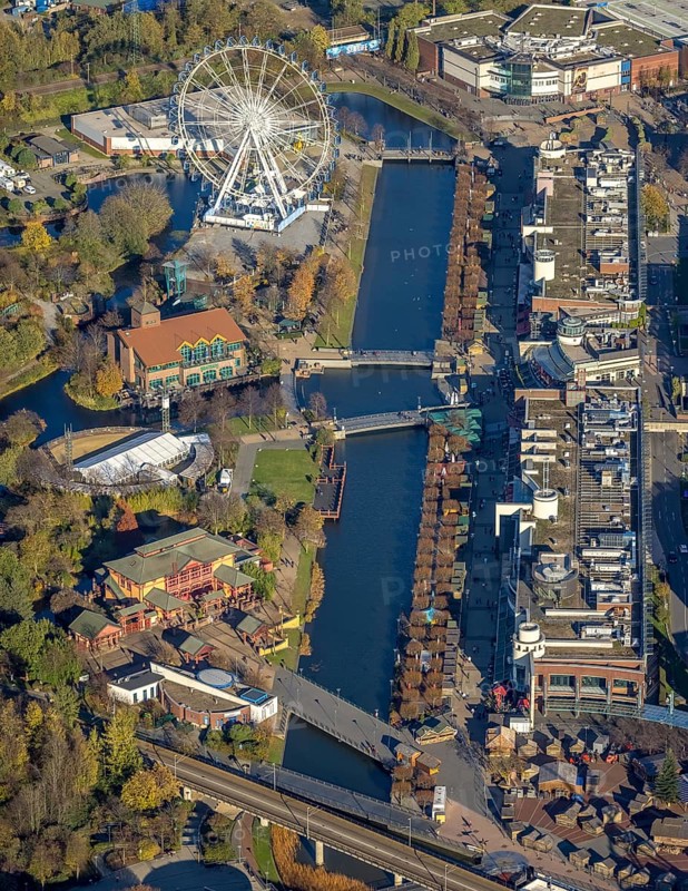 Aerial view, CentrO Promenade, CentrO Ferris wheel, canal, Marienviertel Ost, Oberhausen, Ruhr area, North Rhine-Westphalia, Germany, outdoor gastronomy, beer garden, café, DE, shopping centre, food and drink, Europe, leisure activities, restaurant, gastronomy, aerial photography, aerial photography, promenade, restaurant, overview, bird's-eye view, overview, Neue Mitte Oberhausen, Centro