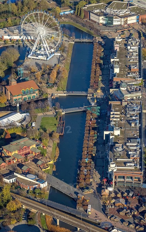 Aerial view, CentrO Promenade, CentrO Ferris wheel, canal, Marienviertel Ost, Oberhausen, Ruhr area, North Rhine-Westphalia, Germany, outdoor gastronomy, beer garden, café, DE, shopping centre, food and drink, Europe, leisure activities, restaurant, gastronomy, aerial photography, aerial photography, promenade, restaurant, overview, bird's-eye view, overview, Neue Mitte Oberhausen, Centro