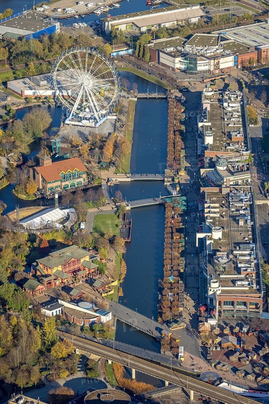 Aerial view, CentrO Promenade, CentrO Ferris wheel, canal, Marienviertel Ost, Oberhausen, Ruhr area, North Rhine-Westphalia, Germany, outdoor gastronomy, beer garden, café, DE, shopping centre, food and drink, Europe, leisure activities, restaurant, gastronomy, aerial photography, aerial photography, promenade, restaurant, overview, bird's-eye view, overview, Neue Mitte Oberhausen, Centro