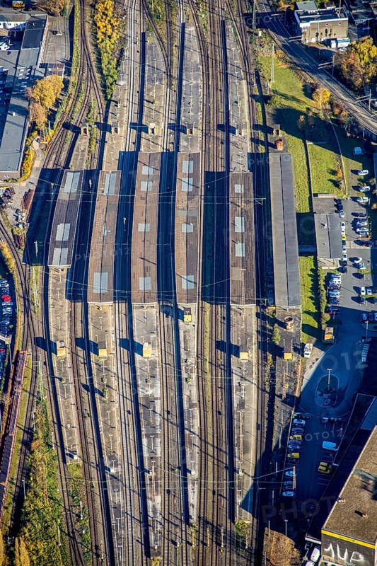 Aerial view, Oberhausen main station, city centre, Oberhausen, Ruhr area, North Rhine-Westphalia, Germany, railway tracks, railway station, DE, Deutsche Bahn AG, Europe, shapes and colours, central station, main station, aerial view, aerial photography, aerial photography, passenger station, separation station, overview, bird's eye view, Willy-Brandt-Platz, birds-eyes view, overview