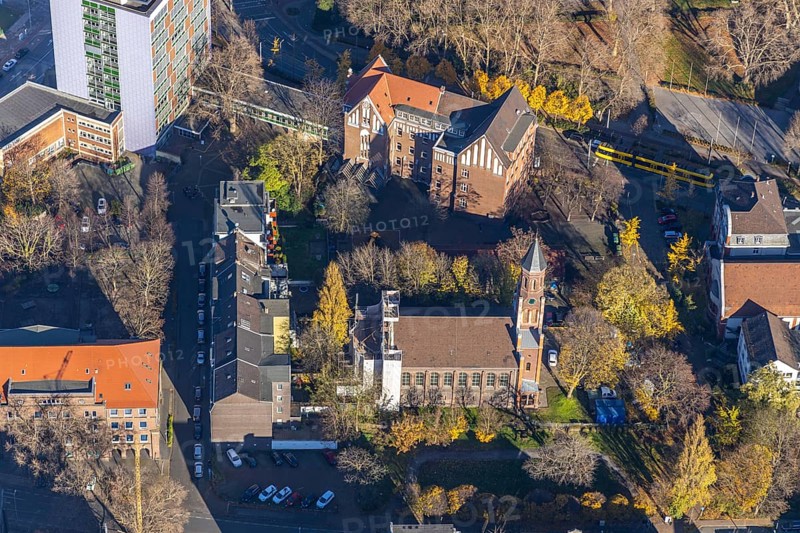 Aerial view, ChristusKirche, Hans-Böckler-Berufskolleg, city centre, Oberhausen, Ruhr area, North Rhine-Westphalia, Germany, place of worship, DE, Europe, religious community, place of worship, holy place, church, parish, denomination, aerial view, aerial photography, aerial photography, Nohlstraße, religion, religious site, overview, bird's-eye view, birds-eyes view, overview