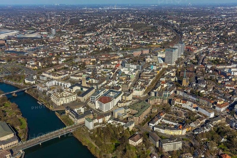 Aerial view, Ruhrbania in the city centre of Mülheim, Ruhr, bridge over the river Ruhe, Protestant Petrikirche, Catholic Church St. Mariä Geburt, Evenglische Landeskirche, Ruhr Valley, Rathaus, Ruhrbaniabaufelder, Altstadt I, Mülheim an der Ruhr, Ruhr Area, North Rhine-Westphalia, Deutschland, Mülheim, an, der, DE, Europa, birds-eyes, view, Luftaufnahme, Luftbildfotografie, Luftfotografie, overview, Übersicht, Vogelperspektive, Ruhrbania, Stadtentwicklung, Städtebau, Fluss, Neustrukurierung, Veränderung, Gotteshaus, Religion, Glauben, Gottesdienst, Messe, Altstadt, Historsiche, Bauwerke