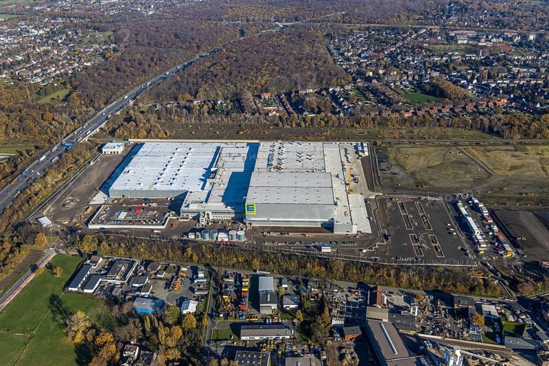 Aerial view, Edeka central warehouse logistics centre, Waldteich, Schwarrze Heide, Oberhausen, Ruhr area, North Rhine-Westphalia, Germany, A3 motorway, DE, Edeka Rhein-Ruhr, Europe, freight transport, logistics, logistics service, logistics service provider, logistics provider, logistics centre, aerial view, aerial photography, aerial photography, aerial photography, freight forwarding, transport, transport service, overview, bird's-eye view, Waldteichstraße, birds-eyes view, overview