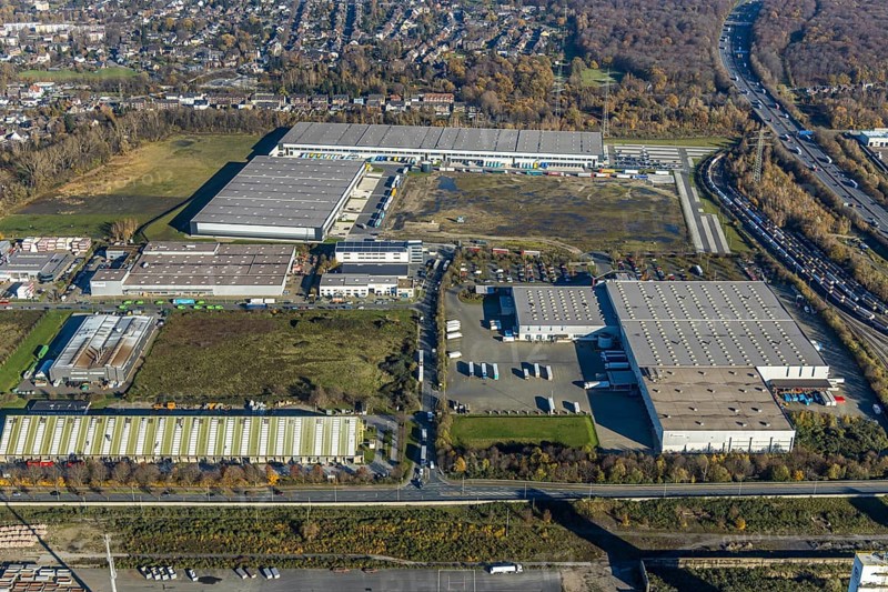 Aerial view, industrial estate Im Lekkerland, Geodis Logistik, Lekkerland, SEGRO Logistics Park, Waldteich, Holten, Oberhausen, Ruhr area, North Rhine-Westphalia, Germany, DE, Europe, commercial enterprises, commercial area, industrial estate, commercial park, commercial location, commercial use, freight transport, industrial area, industrial building, industrial site, logistics, logistics service, logistics service provider, logistics provider, logistics centre, aerial view, aerial photography, aerial photography, freight forwarding, transport, transport service, overview, bird's eye view, birds-eyes view, im Lekkerland, overview