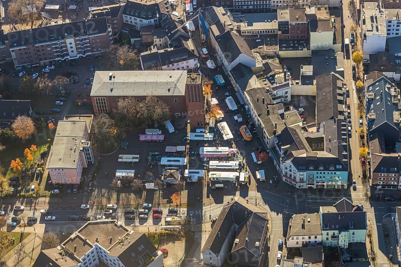 Aerial view, catholic church St. Clemens, big market, market stalls, Sterkrade Mitte, Oberhausen, Ruhr area, North Rhine-Westphalia, Germany, place of worship, DE, shopping, shopping markets, shopping place, Europe, pedestrian zone, religious community, place of worship, holy place, church, parish, denomination, aerial view, aerial photography, aerial photography, market place, local supply centre, religion, religious place, overview, bird's eye view, birds-eyes view, overview