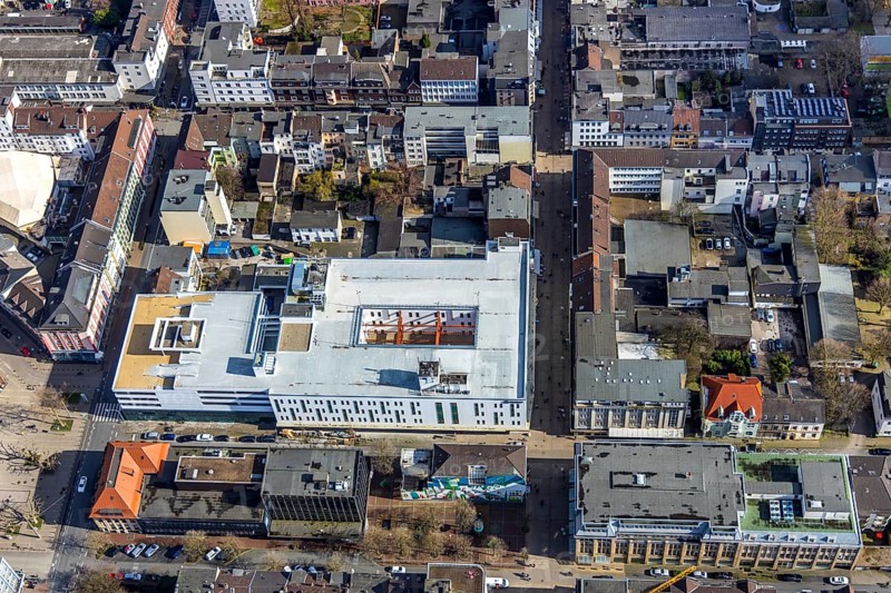 Aerial view, Altstadt shopping centre and multi-storey car park, Eduard-Berg-Platz, Oberhausen, Ruhr area, North Rhine-Westphalia, Germany, DE, shopping square, shopping centre, Europe, aerial view, aerial photography, aerial photography, local supply centre, multi-storey car park, overview, bird's-eye view, overview
