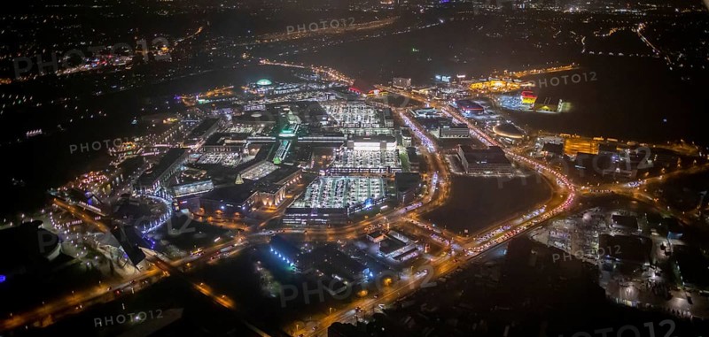 Aerial view, Centro shopping centre, Oberhausen-Neue Mitte, arcade, play station, CentrO-Promenade, night shot, Bermensfeld, Oberhausen, Ruhr area, North Rhine-Westphalia, Germany, DEU, Europe, birds-eyes view, aerial photography, aerial photography, overview, overview, bird's eye view, nightshot, night, night flight