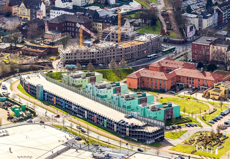 Aerial view, Gute Hoffnung residential complex, Reinholf-Krohn-Park, car park Technisches Kaufhaus, construction site new building Steinbrinkstraße Eugen-Zur-Nieden-Ring, Sterkrade, Oberhausen, Ruhr area, North Rhine-Westphalia, Germany, construction work, construction area, construction site, building plots, construction crane, construction measure, construction project, construction site, DE, Europe, capacity requirement, aerial view, aerial photography, aerial photography, new building, overview, bird's-eye view, overview