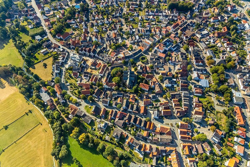 Aerial view, local view, parish church St. Marien, Steinheim, OWL, Ostwestfalen-Lippe, East Westphalia, North Rhine-Westphalia, Germany, place of worship, DE, Europe, religious community, place of worship, property tax, holy place, real estate, church, parish, denomination, aerial view, aerial photography, aerial photography, OWL book, OWL book, religion, religious site, townscape, urban area, overview, bird's-eye view, housing estate, housing and living, residential area, residential buildings, residential quality, residential neighbourhood, housing estate, birds-eyes view, overview