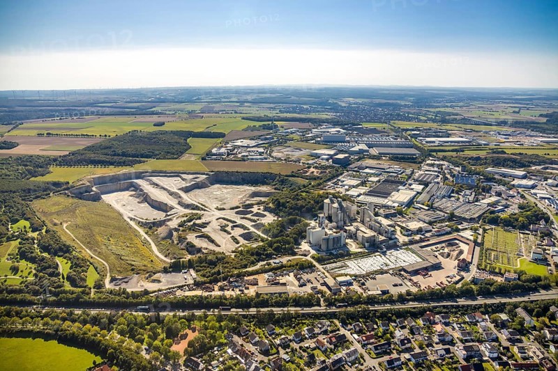 Aerial view, Heidelberg Cement, quarry Am Atlaswerk, CLAAS Industrietechnik GmbH, Paderborn, Ostwestfalen-Lippe, OWL, North Rhine-Westphalia, Germany, federal road B64, DE, Europe, distant view, commercial enterprises, commercial area, industrial estate, industrial park, commercial location, commercial use, industrial area, industrial building, industrial location, aerial view, aerial photography, aerial photography, OWL book, OWL book, East Westphalia, overview, bird's-eye view, meadows and fields, birds-eyes view, overview