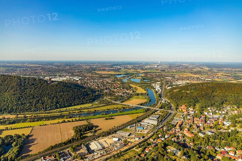 Aerial photograph, Kaiser Wilhelm Monument, Barkhausen, Porta Westfalica, OWL, Ostwestfalen-Lippe, East Westphalia, North Rhine-Westphalia, Germany, DE, monument, Europe, River Weser, Kaiser statue, aerial photograph, aerial photography, aerial photography, national monument, OWL book, OWL book, sight, late Wilhelminianism, street of monuments, Tor tor to Westphalia, overview, bird's-eye view, landmark, forest, forest area, Weser breakthrough, Wiehengebirge, Wittekindsberg, birds-eyes view, overview
