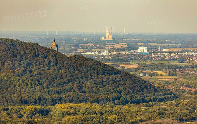 Aerial photograph, Kaiser Wilhelm Monument, Barkhausen, Porta Westfalica, OWL, Ostwestfalen-Lippe, East Westphalia, North Rhine-Westphalia, Germany, DE, monument, Europe, Kaiser statue, aerial photograph, aerial photography, aerial photography, national monument, OWL book, OWLBuch, sight, late Wilhelmine, road of monuments, Tor tor to Westphalia, overview, bird's-eye view, landmark, forest, forest area, Weser breakthrough, Wiehengebirge, Wittekindsberg, birds-eyes view, overview