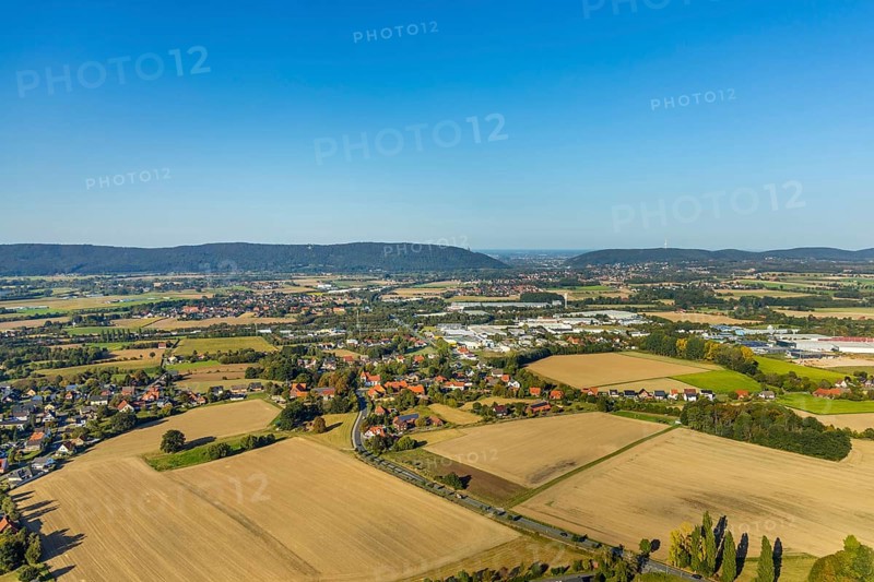Aerial photograph, Kaiser Wilhelm Monument, Barkhausen, Porta Westfalica, OWL, Ostwestfalen-Lippe, East Westphalia, North Rhine-Westphalia, Germany, DE, monument, Europe, Kaiser statue, aerial photograph, aerial photography, aerial photography, national monument, OWL book, OWLBuch, sight, late Wilhelmine, road of monuments, Tor tor to Westphalia, overview, bird's-eye view, landmark, forest, forest area, Weser breakthrough, Wiehengebirge, Wittekindsberg, birds-eyes view, overview
