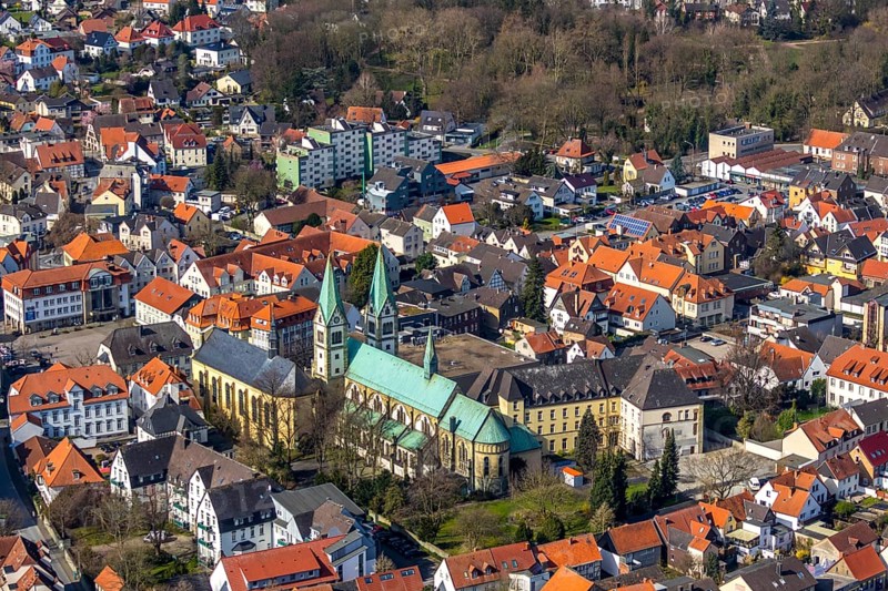 Aerial view, pilgrimage basilica, Klosterstraße, old pilgrimage church, Franciscan monastery, Werl, North Rhine-Westphalia, Germany