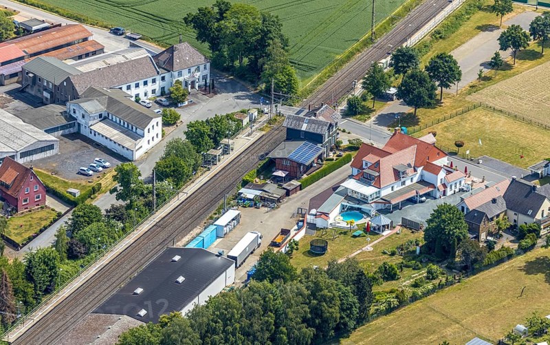 Aerial view, Westönnen railway station, railway line, Westönnen, Werl, Soester Börde, North Rhine-Westphalia, Germany