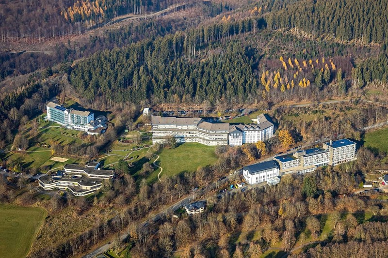 Aerial view, Johannesbad Fachklinik Hochsauerland, Kurklinik Fredeburg Dr Zwick, VdK Kur- u. Erholungshotel North Rhine-Westphalia, Kurmittelhaus, Fredeburg, Schmallenberg, Sauerland, North Rhine-Westphalia, Germany, DE, Europe, healthcare, hospital, clinic, clinic centre, hospital, spa clinic, aerial view, aerial photography, aerial photography, medical facility, medical assistance, emergency service, overview, bird's eye view, forest area, Zu den Drei Buchen, Zum Hallenberg, birds-eyes view, overview, medical care