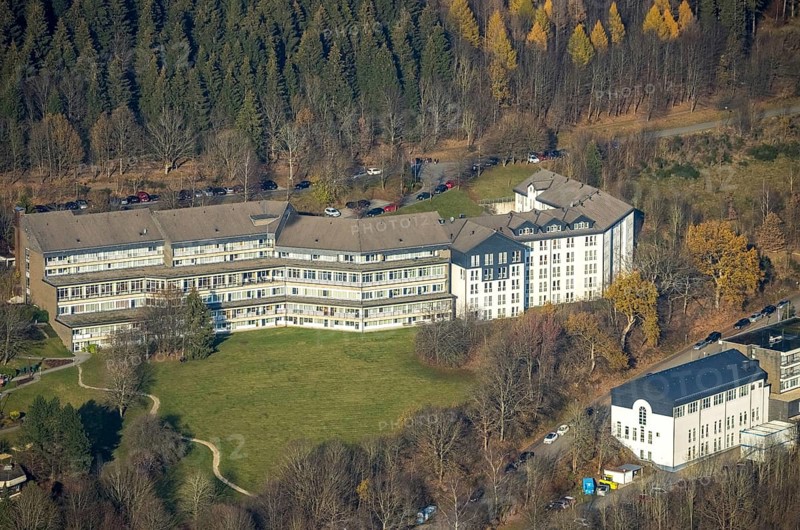 Aerial view, Johannesbad Fachklinik Hochsauerland, Kurklinik Fredeburg Dr. Zwick, Fredeburg, Schmallenberg, Sauerland, North Rhine-Westphalia, Germany, DE, Europe, health care, hospital, clinic, clinic centre, hospital, health clinic, aerial photograph, aerial photography, aerial photography, medical facility, medical aid, emergency service, overview, bird's-eye view, forest area, Zu den Drei Buchen, Zum Hallenberg, birds-eyes view, overview, medical care