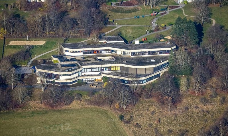 Aerial view, Johannesbad Fachklinik Hochsauerland, Kurmittelhaus, Fredeburg, Schmallenberg, Sauerland, North Rhine-Westphalia, Germany, DE, Europe, healthcare, hospital, clinic, clinic centre, hospital, spa clinic, aerial view, aerial photography, aerial photography, medical facility, medical assistance, emergency service, overview, bird's eye view, forest area, Zu den Drei Buchen, Zum Hallenberg, birds-eyes view, overview, medical care