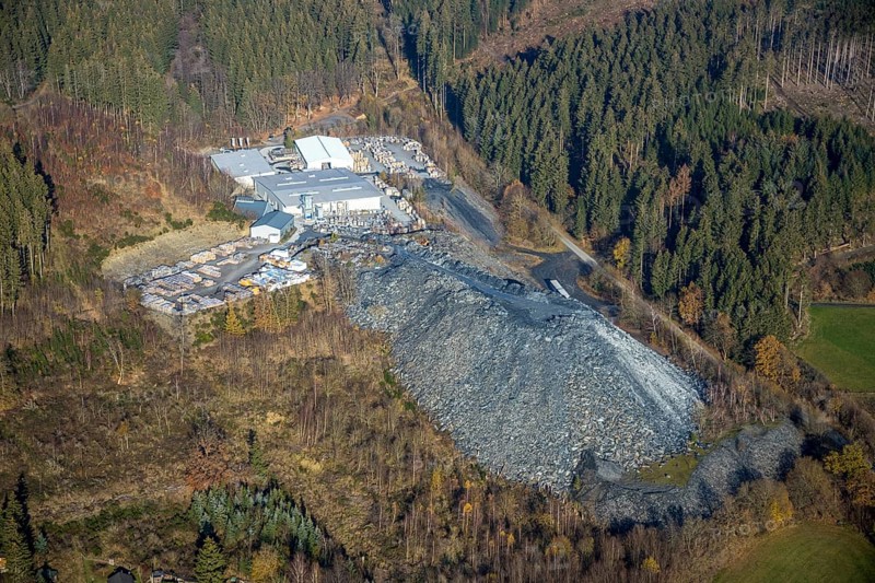 Aerial view, Magog slate mine, Fredeburg, Schmallenberg, Sauerland, North Rhine-Westphalia, Germany, DE, Europe, aerial view, aerial photography, aerial photography, slate mine, slate pit, overview, Magog-Gomer-Bierkeller composite mine, bird's-eye view, forest area, birds-eyes view, overview
