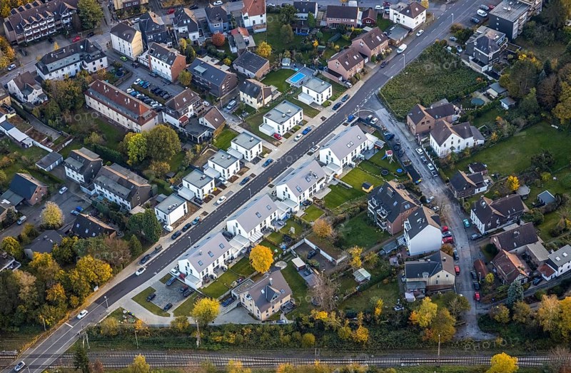 Aerial view, new development area Friedhofstraße, Hundsbuschstraße, Speldorf, Mülheim an der Ruhr, Ruhr area, North Rhine-Westphalia, Germany, construction area, building site, building plots, construction project, construction site, DE, Europe, property tax, real estate, aerial view, aerial photography, aerial photography, new construction, overview, bird's eye view, residential complex, living and living, residential area, residential buildings, residential quality, residential neighbourhood, housing estate, birds-eyes view, overview