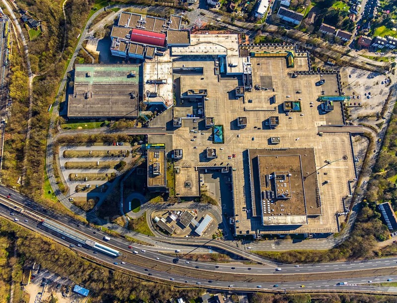 Aerial view, Rhein-Ruhr-Zentrum an der A40, shopping centre on the city border between Essen and Mülheim, Karstadt, Cinemax Mülheim Fulerum, Mülheim an der Ruhr, Ruhr area, North Rhine-Westphalia, Germany, Mülheim, an, der, Ruhr, DE, Europe, birds-eyes, view, aerial photography, aerial photography, overview, bird's eye view, shopping, food, clothing, consumption, consumer, goods, shopping, textiles