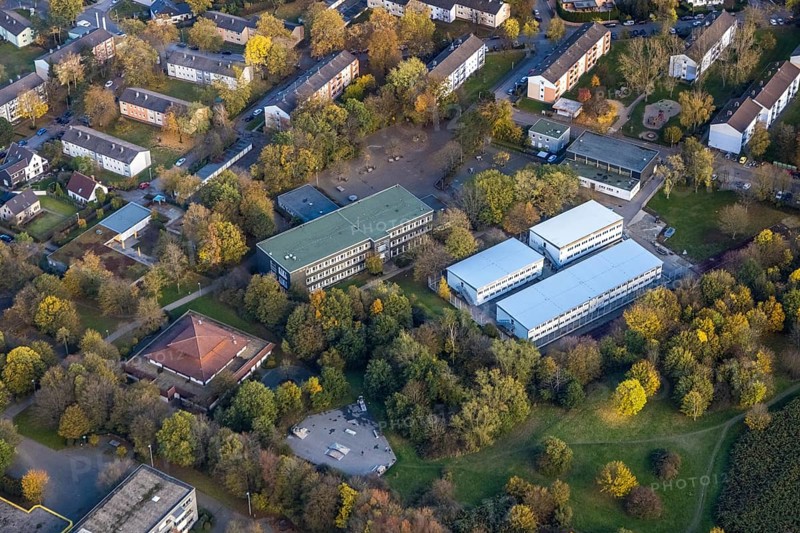 Aerial photo, Saarn school centre, comprehensive school, Berufskolleg Lehnerstraße, Saarn, Mülheim an der Ruhr, Ruhr area, North Rhine-Westphalia, Germany, education, educational institution, DE, Europe, college school, teaching institute, aerial photo, aerial photography, aerial photography, school, overview, bird's-eye view, overview
