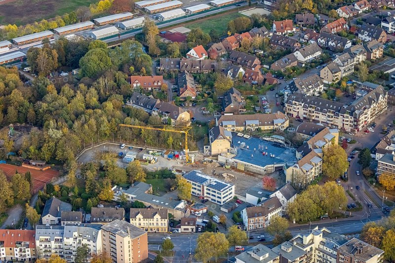 Aerial view, construction site new building Düsseldorfer Straße, Zur Alten Mühle, Saarn, Mülheim an der Ruhr, Ruhr area, North Rhine-Westphalia, Germany, construction work, construction area, construction site, building plots, construction project, construction site, DE, Europe, aerial view, aerial photography, aerial photography, new building, photovoltaic, photovoltaic system, solar, solar system, solar energy, solar energy, overview, bird's-eye view, bird's-eye view, overview