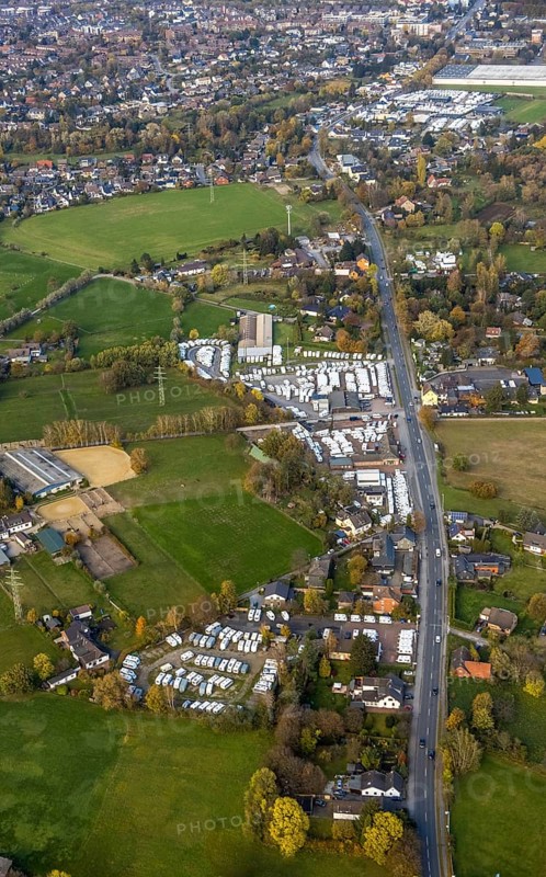 Aerial view, camping mile, caravan mile, company site motorhomes, Saarn, Mülheim an der Ruhr, Ruhr area, North Rhine-Westphalia, Germany, DE, Europe, commercial enterprises, commercial area, commercial park, commercial location, commercial use, industrial area, industrial building, industrial location, Kölner Straße 238, aerial view, aerial photography, aerial photography, Thrun Reisemobile GmbH, overview, bird's-eye view, WVG Caravan-Park Thrun, motorhomes, birds-eyes view, overview