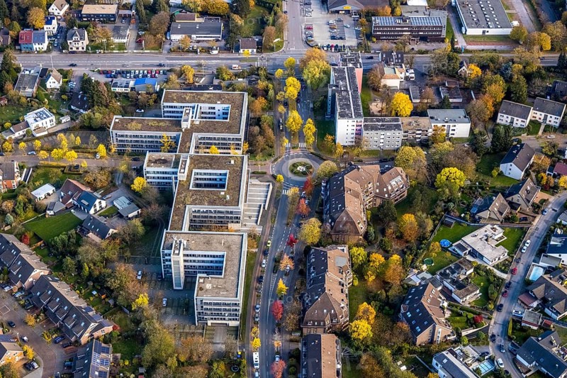 Aerial view, company building Aon Deutschland Versicherung, Saarn, Mülheim an der Ruhr, Ruhr area, North Rhine-Westphalia, Germany, DE, Europe, commercial enterprises, commercial area, commercial area, commercial location, commercial use, industrial area, industrial location, roundabout, aerial view, aerial photography, aerial photography, Luxemburger Allee, overview, bird's-eye view, overview