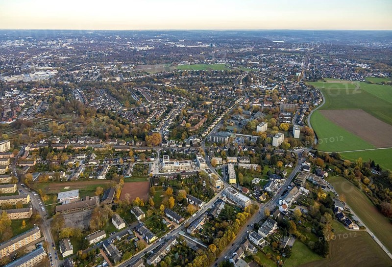 Aerial view, Städt. Grundschule an der Filchnerstraße, construction site residential development Amundsenweg, Heißen - Süd, Mülheim an der Ruhr, Ruhr area, North Rhine-Westphalia, Germany, construction work, construction area, building site, building plots, construction project, construction site, education, educational institution, DE, Europe, distant view, GGS, primary school, property tax, real estate, educational institute, aerial view, aerial photography, aerial photography, new building, school, overview, bird's-eye view, housing estate, housing and living, residential area, residential buildings, residential quality, residential neighbourhood, housing estate, birds-eyes view, overview