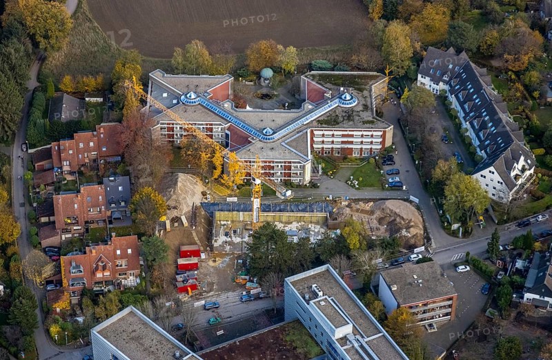 Aerial view, Evangelisches Wohnstift Raadt, construction site Parsevalstraße, Holthausen - Südost, Mülheim an der Ruhr, Ruhr area, North Rhine-Westphalia, Germany, construction work, building, construction area, building site, building plots, construction project, construction site, care and nursing, DE, Europe, aerial view, aerial photography, aerial photography, new building, Parsevalstraße, overview, bird's-eye view, assisted living, birds-eyes view, overview